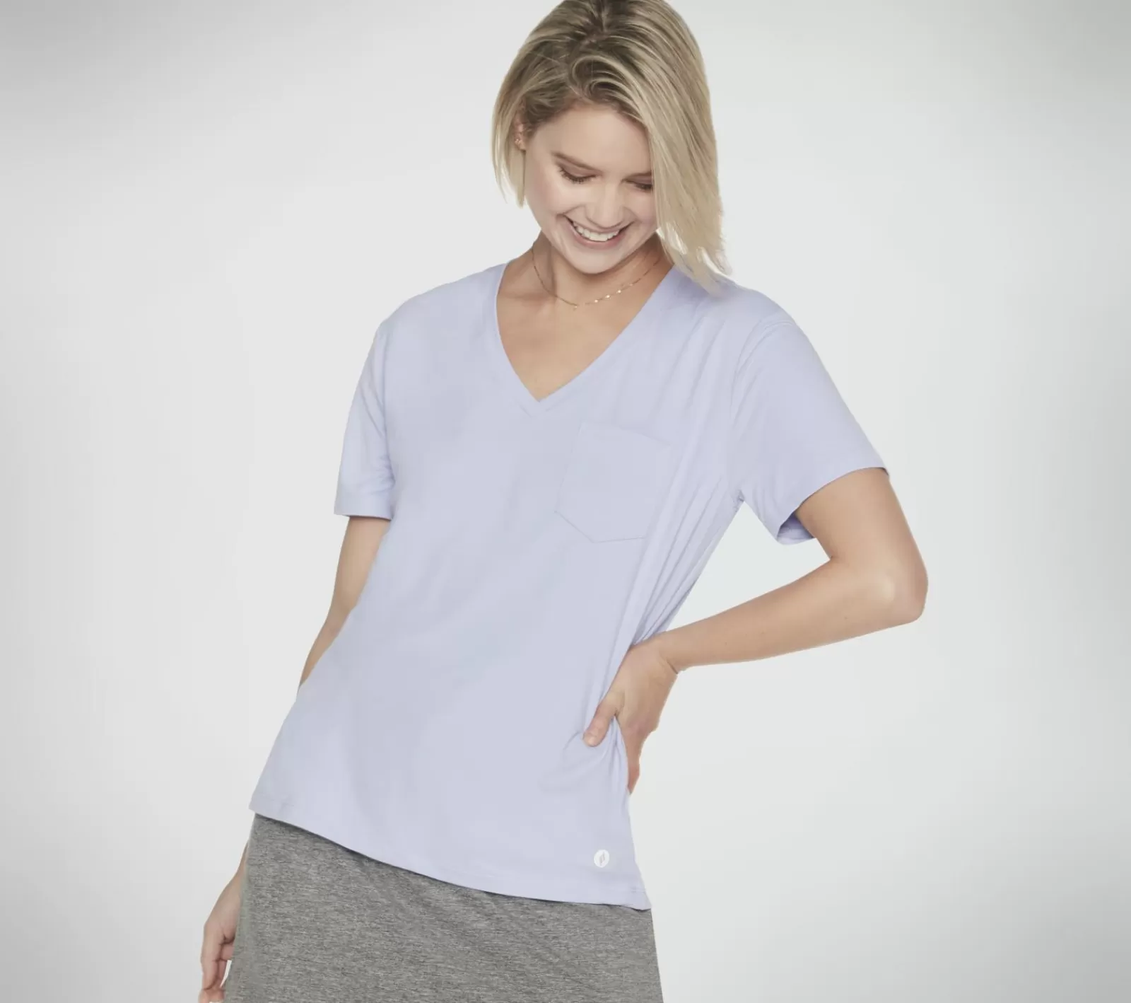 GO DRI SERENE V-Neck Tee | SKECHERS Store