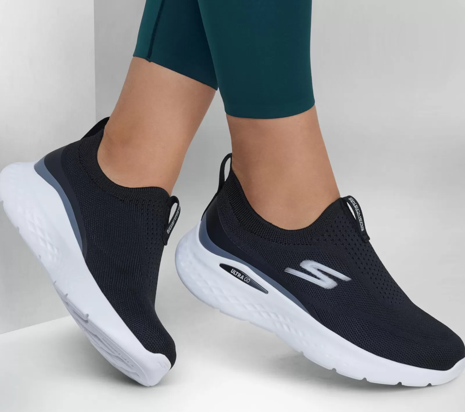 GO RUN Lite - Aurora Sky | SKECHERS Hot