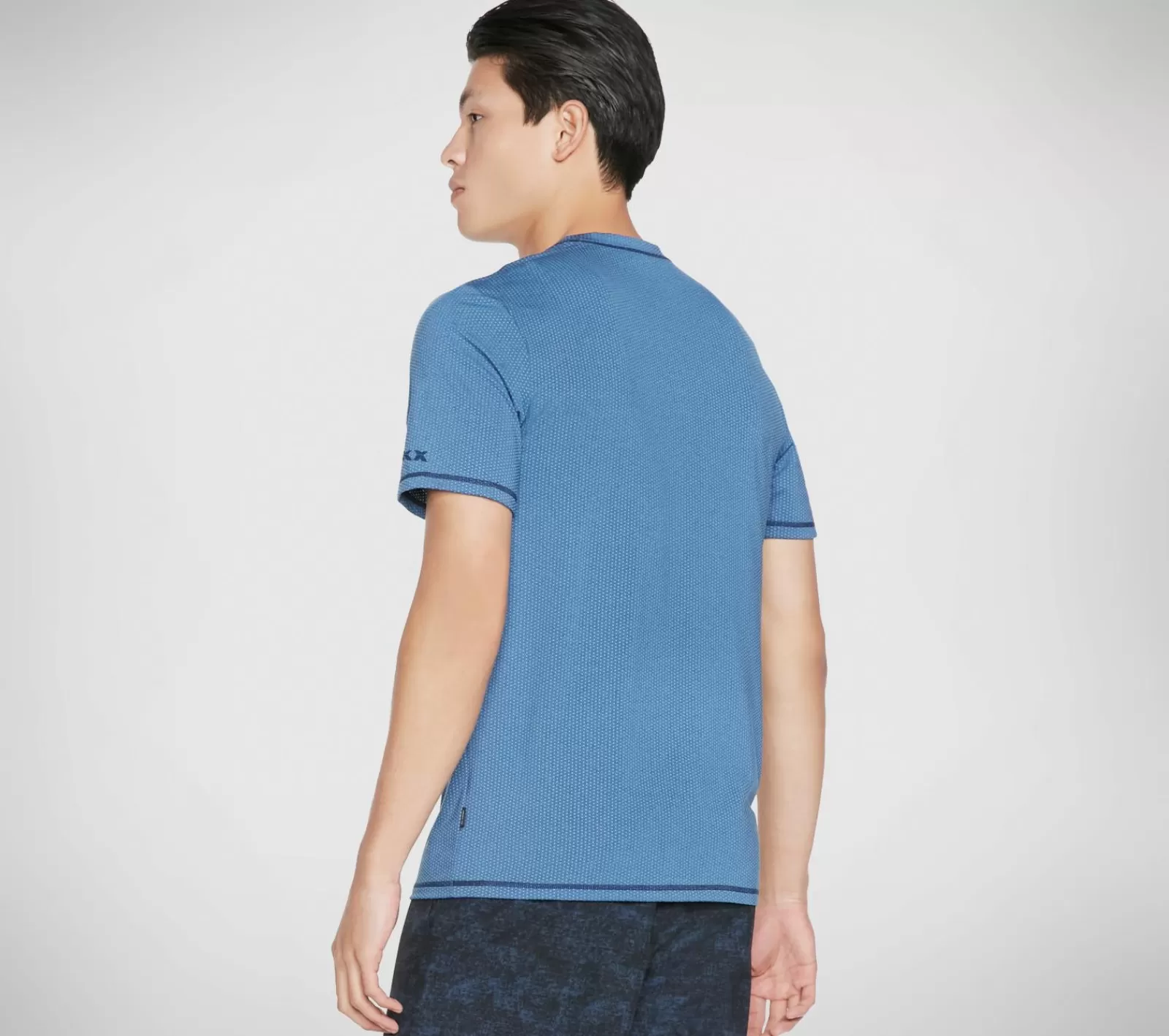 Apparel Kinetic Tee Shirt | SKECHERS Online